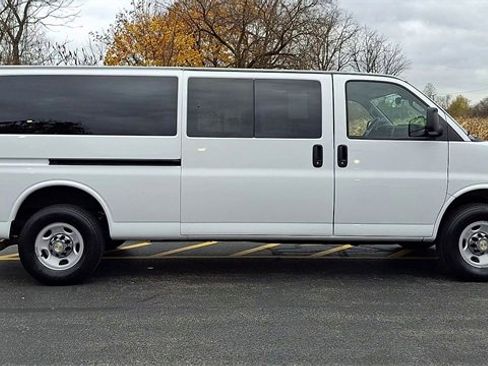 Certified 2024 Chevrolet Express 3500 LT w/ LT Preferred Equipment Group image 9