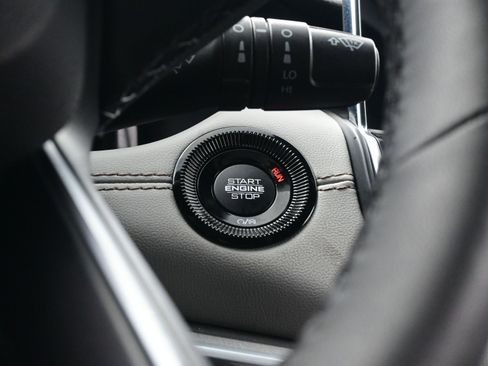 Used 2025 Jeep Compass Limited w/ Elite Group image 22