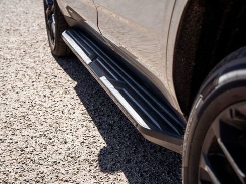 Used 2023 GMC Yukon SLE image 12