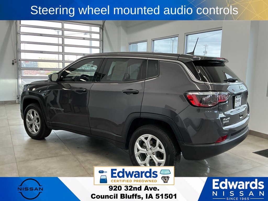 Used 2024 Jeep Compass Sport AWD/4WD image 6