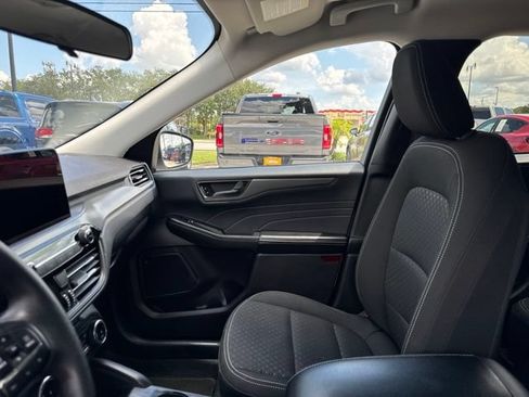Used 2025 Ford Escape Active AWD/4WD image 22