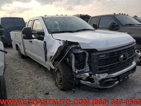 Used 2023 Ford F250 XL w/ XL Chrome Package image 4