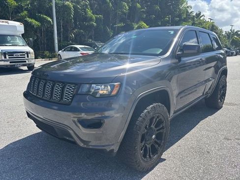 Used 2021 Jeep Grand Cherokee Laredo X AWD/4WD image 5