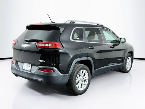 Used 2018 Jeep Cherokee Latitude FWD image 9