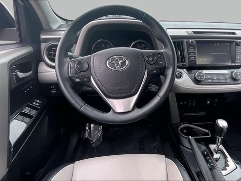 Used 2016 Toyota RAV4 Limited AWD/4WD image 5