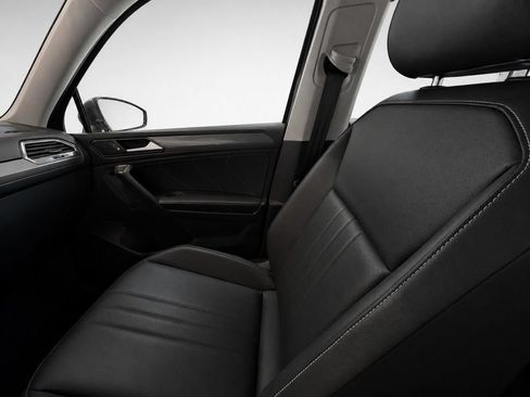 Used 2022 Volkswagen Tiguan SE AWD/4WD image 27