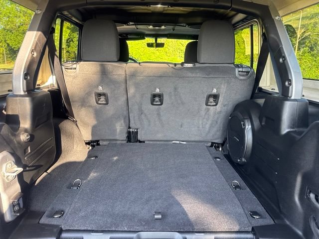 Used 2020 Jeep Wrangler Unlimited Sahara AWD/4WD image 7