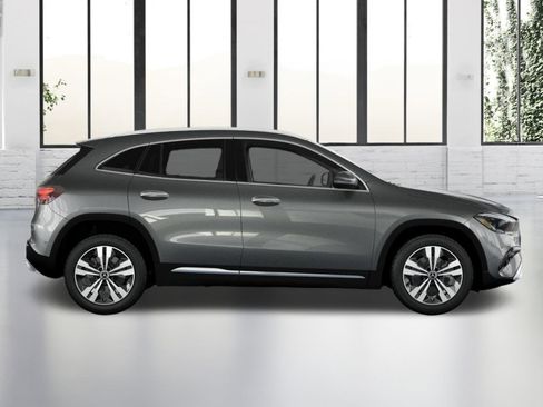 Certified 2025 Mercedes-Benz GLA 250 image 8