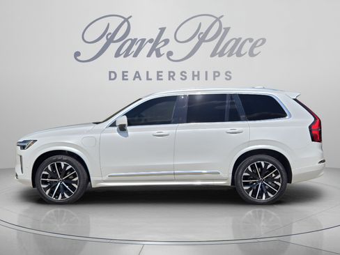 New 2026 Volvo XC90 T8 Plus w/ Protection Package Premier AWD/4WD image 2