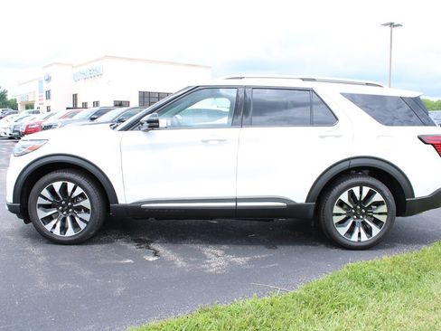 New 2026 Ford Explorer Platinum w/ LUX Leather Package AWD/4WD image 4