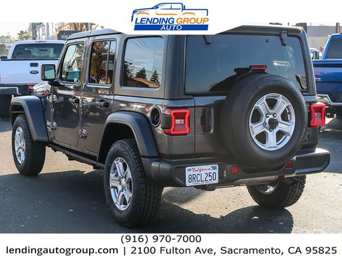 Used 2020 Jeep Wrangler Unlimited Sport S image 2