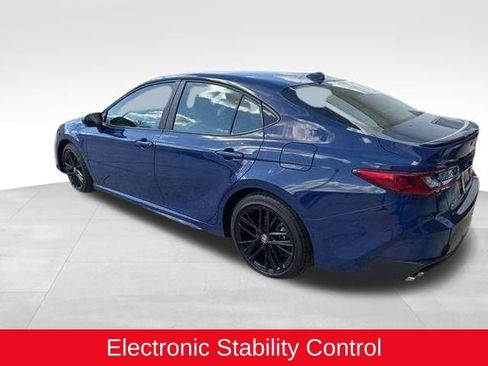 Used 2025 Toyota Camry SE w/ Convenience Package image 7