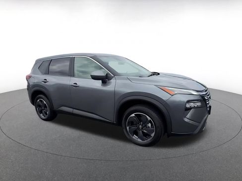 Used 2025 Nissan Rogue SV FWD image 2