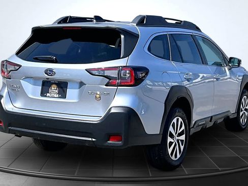 Used 2025 Subaru Outback Premium AWD/4WD image 23