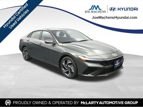 Used 2025 Hyundai Elantra SEL FWD image 2