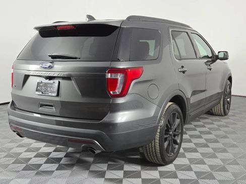 Used 2017 Ford Explorer XLT w/ Equipment Group 202A FWD image 7