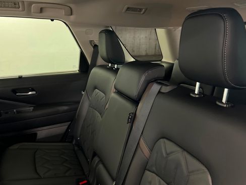 New 2026 Nissan Pathfinder Platinum image 20