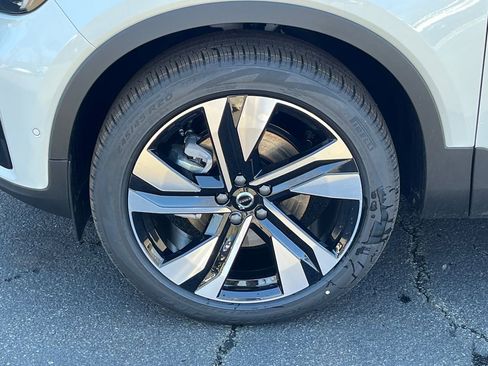 New 2026 Volvo XC40 B5 Ultra w/ Protection Package Premier AWD/4WD image 8