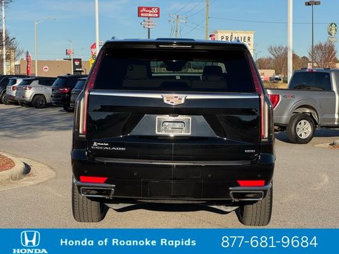 Used 2024 Cadillac Escalade Premium Luxury image 10