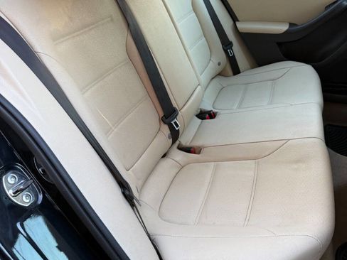 Used 2011 Volkswagen Jetta SE FWD image 16