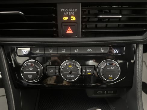 Used 2021 Volkswagen Jetta GLI FWD image 19