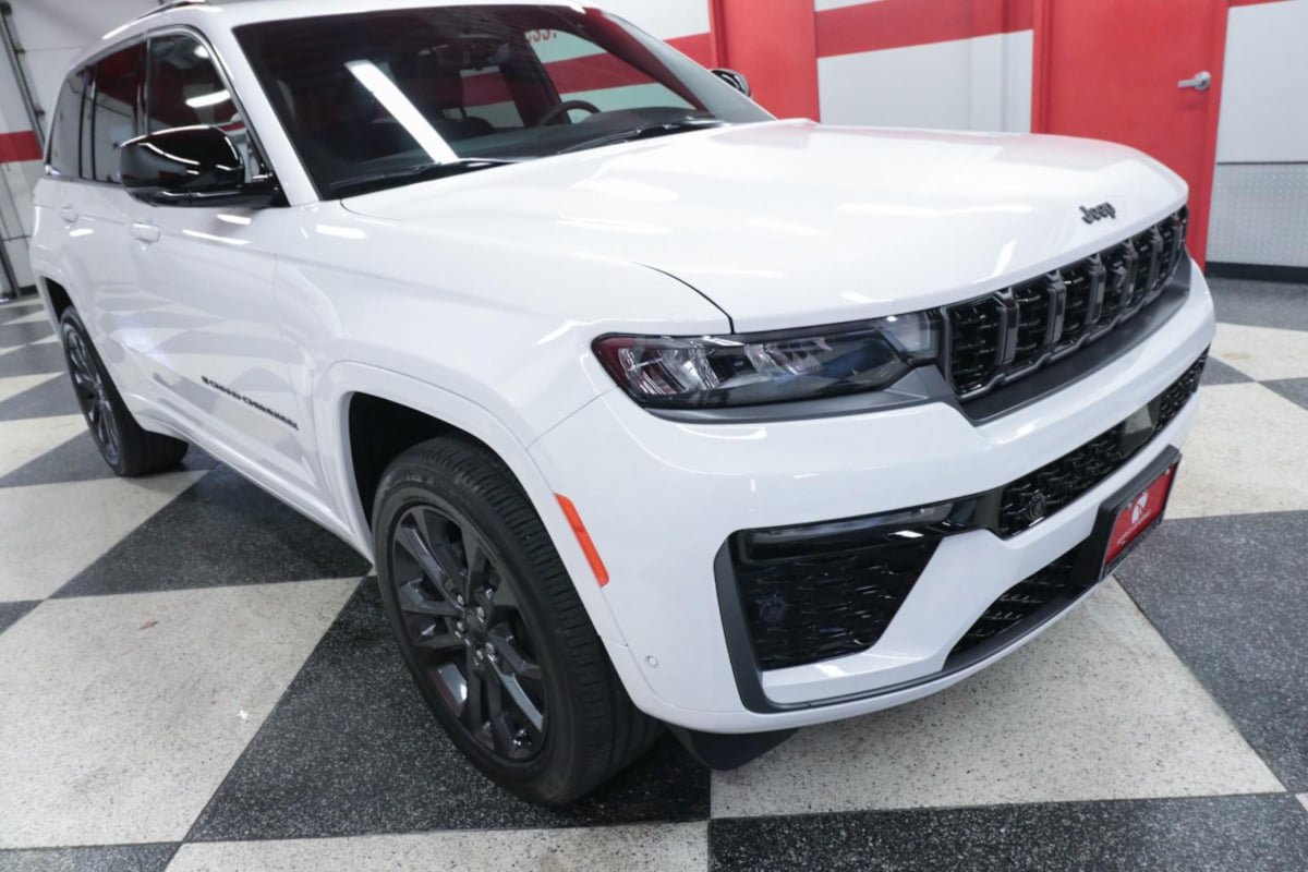 Used 2026 Jeep Grand Cherokee Limited AWD/4WD image 36