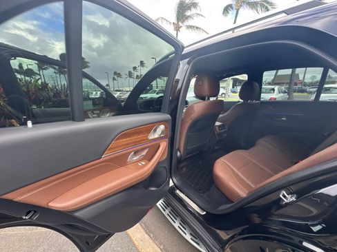 Used 2025 Mercedes-Benz GLE 450e 4MATIC w/ AMG Line Exterior image 17