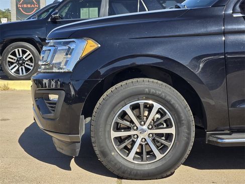 Used 2019 Ford Expedition XLT w/ Equipment Group 202A image 6