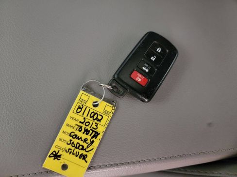 Used 2013 Toyota Camry XLE image 53