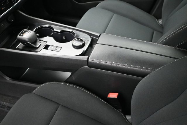 Used 2023 Nissan Rogue S AWD/4WD image 18