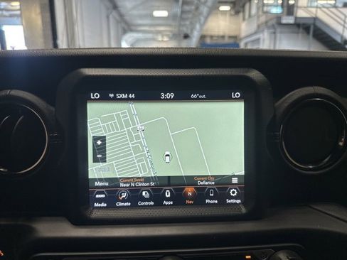 Used 2023 Jeep Gladiator Overland image 25