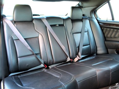 Used 2016 Ford Taurus Limited image 18