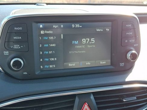 Used 2020 Hyundai Santa Fe SE image 16