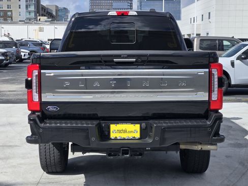 Used 2024 Ford F250 Platinum w/ FX4 Off-Road Package image 6