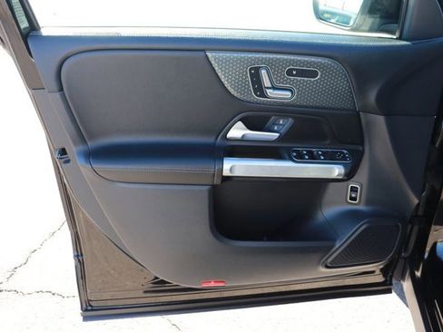 Used 2024 Mercedes-Benz GLB 250 image 9