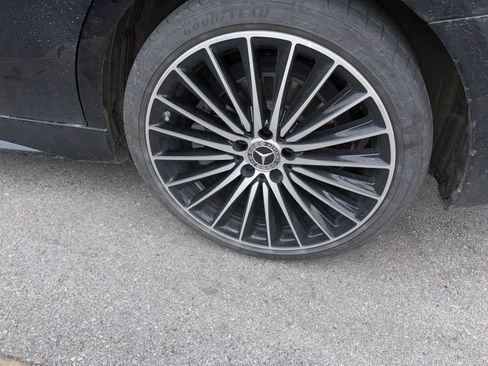 Used 2023 Mercedes-Benz C 300 Sedan image 4