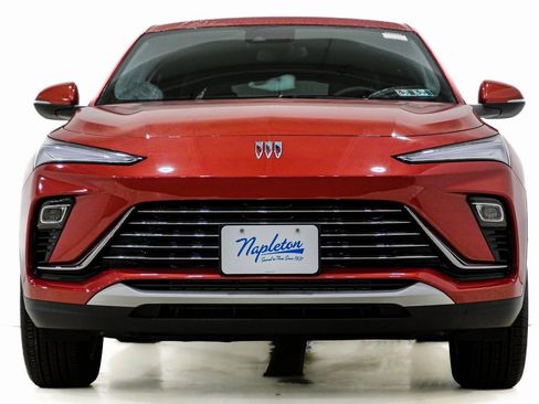 Used 2024 Buick Envista Preferred w/ Convenience II Package image 2