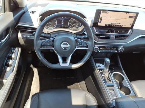 Used 2024 Nissan Altima 2.5 SL AWD/4WD image 8