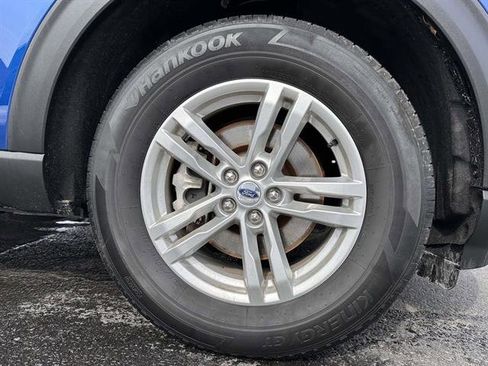 Used 2022 Ford Explorer XLT w/ Equipment Group 202A image 6