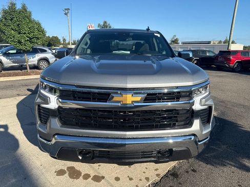Used 2025 Chevrolet Silverado 1500 LT AWD/4WD image 2