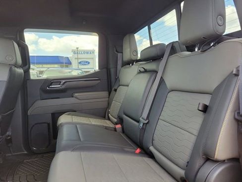 Used 2023 Chevrolet Silverado 1500 ZR2 w/ Technology Package image 17