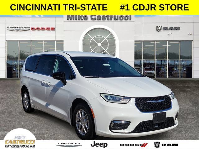 Certified 2024 Chrysler Pacifica Touring-L FWD image 1