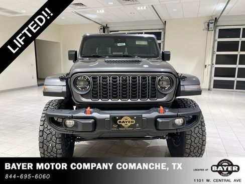 Used 2025 Jeep Gladiator Mojave AWD/4WD image 8