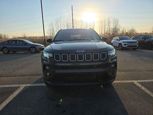 Used 2023 Jeep Compass Latitude image 7