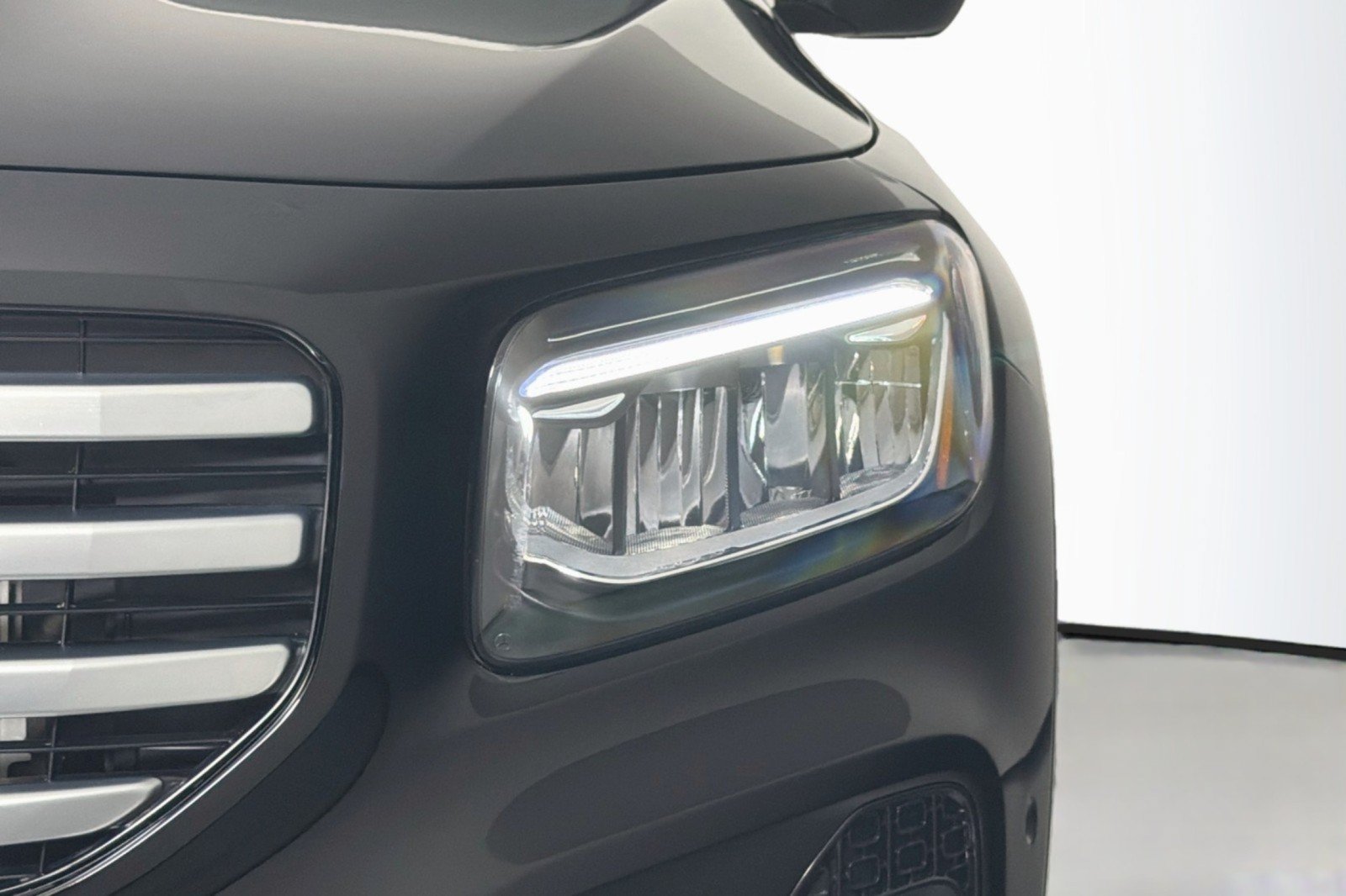 Used 2024 Mercedes-Benz GLB 250 4MATIC image 15