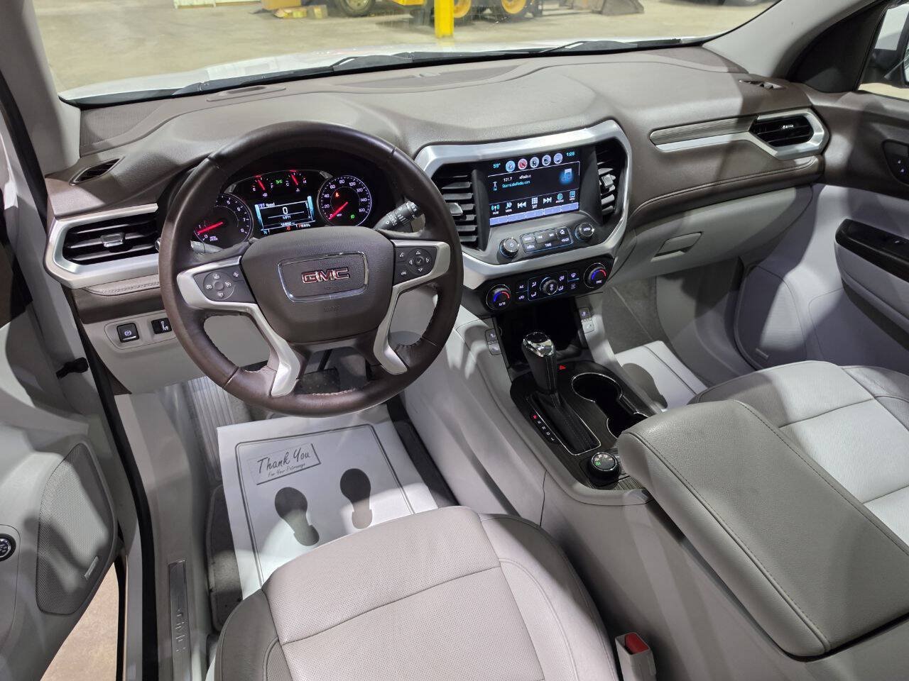 Used 2017 GMC Acadia SLT w/ LPO, Floor Liner Package AWD/4WD image 28