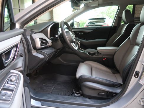 Used 2025 Subaru Outback Limited w/ Popular Package #2 AWD/4WD image 11