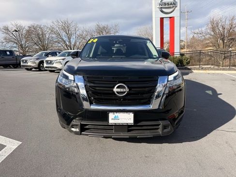 Certified 2024 Nissan Pathfinder S image 3
