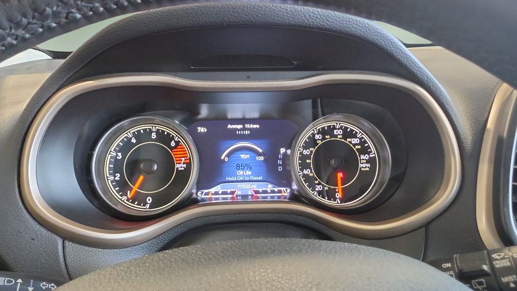 Used 2018 Jeep Cherokee Limited AWD/4WD image 23