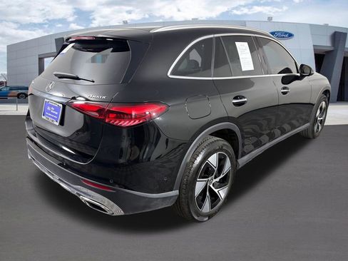 Used 2024 Mercedes-Benz GLC 300 4MATIC image 5